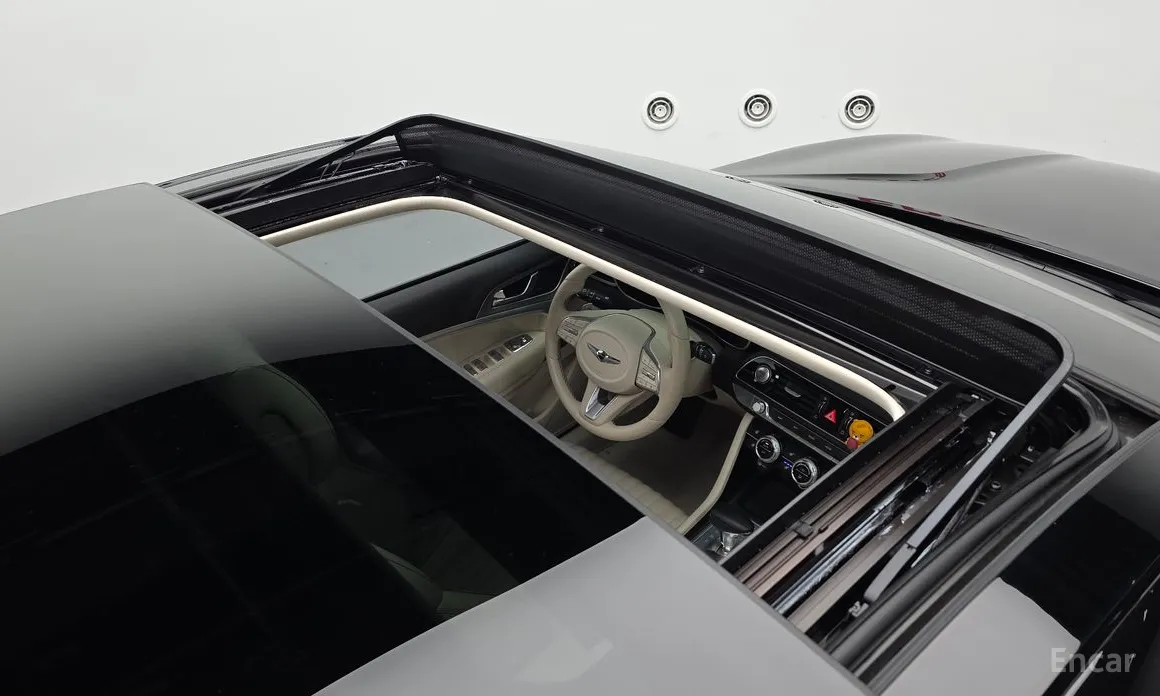 Photo 17 - Genesis G70