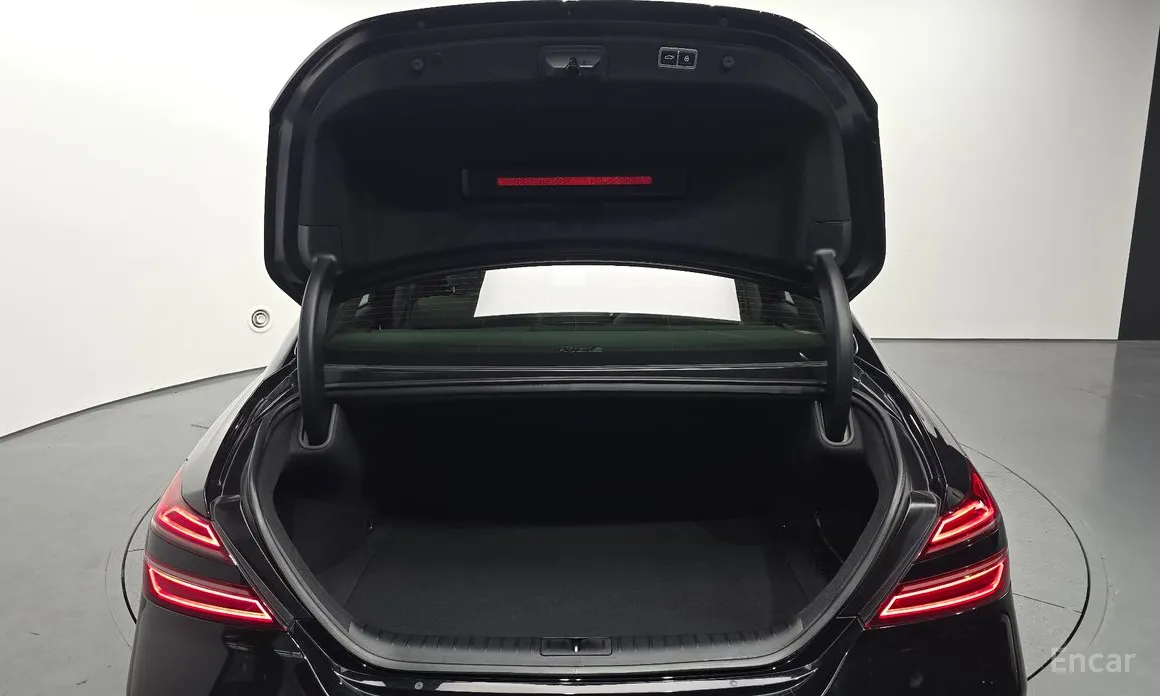 Photo 20 - Genesis G70