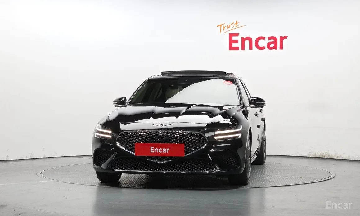 Photo 3 - Genesis G70