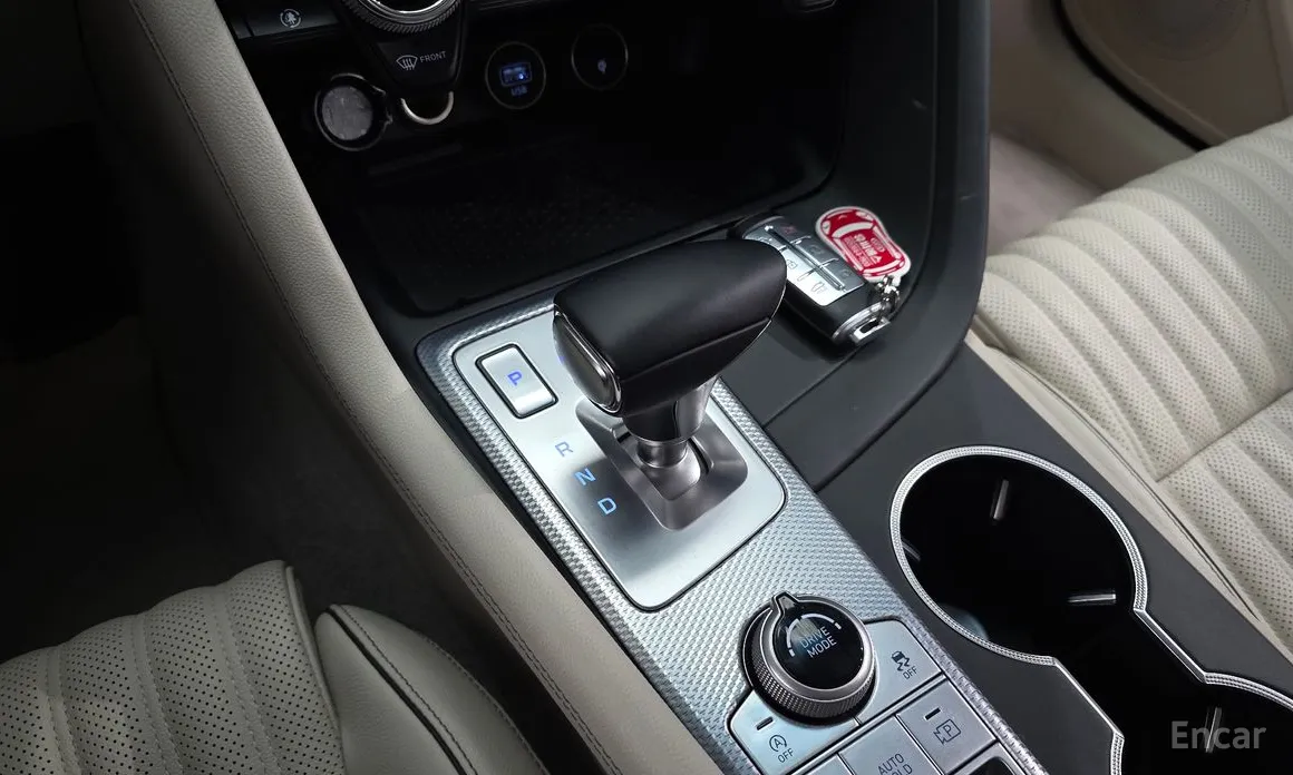 Photo 9 - Genesis G70
