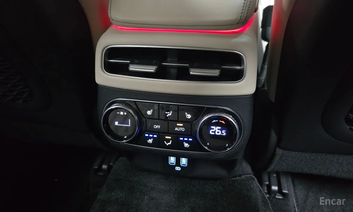 Фото 30 - Genesis GV70
