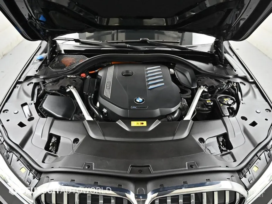 BMW 7 Series 2015 745e iPerformance Design Pure Excellence