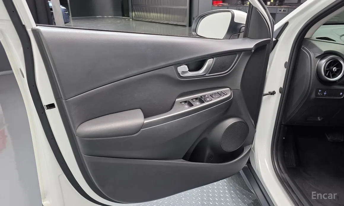 Фото 24 - Hyundai Kona