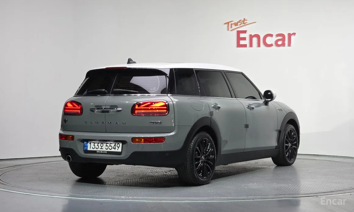 Photo 2 - Mini Clubman