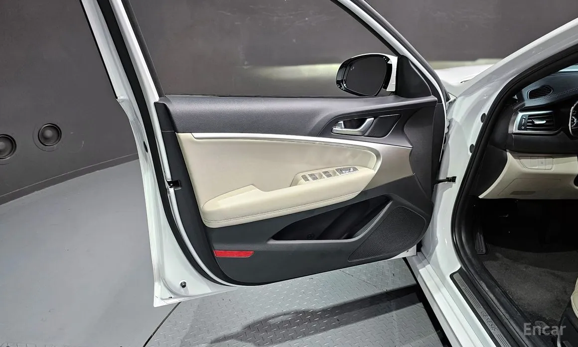 صورة 24 - Genesis G70