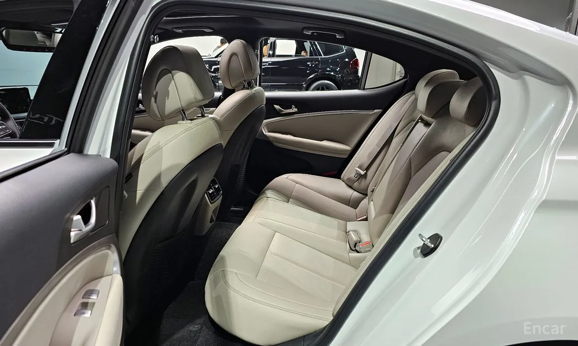 صورة 26 - Genesis G70