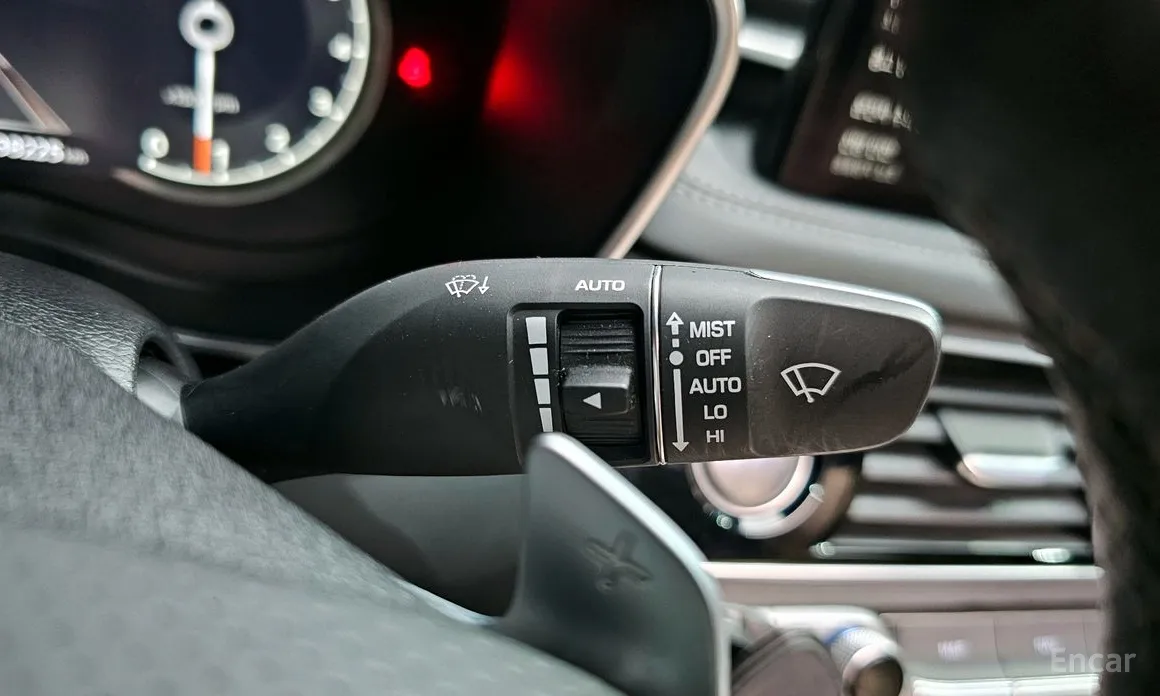 صورة 27 - Genesis G70