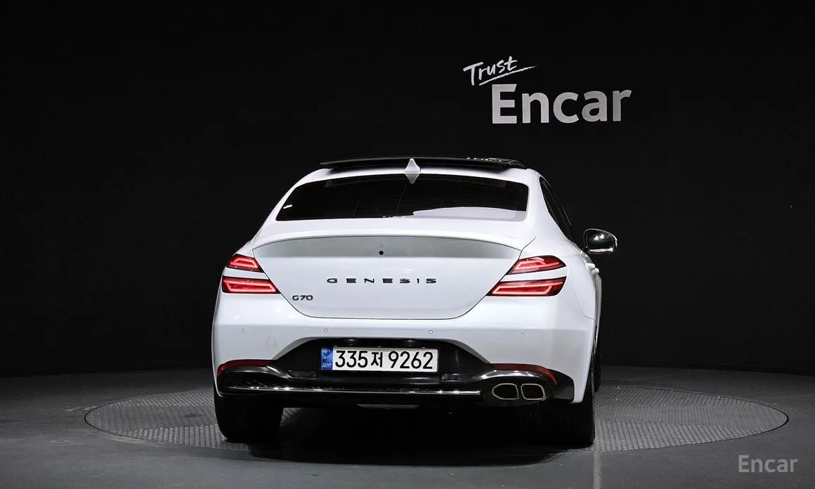 صورة 4 - Genesis G70