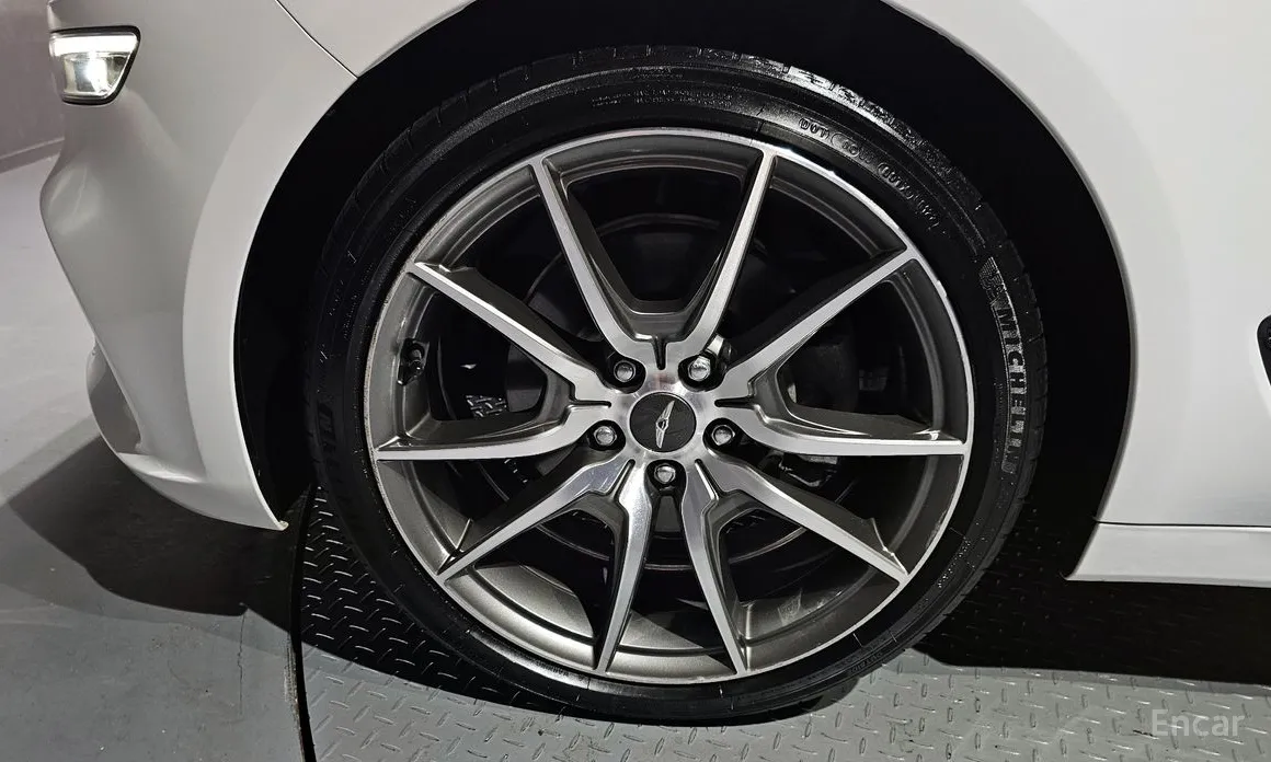 صورة 5 - Genesis G70