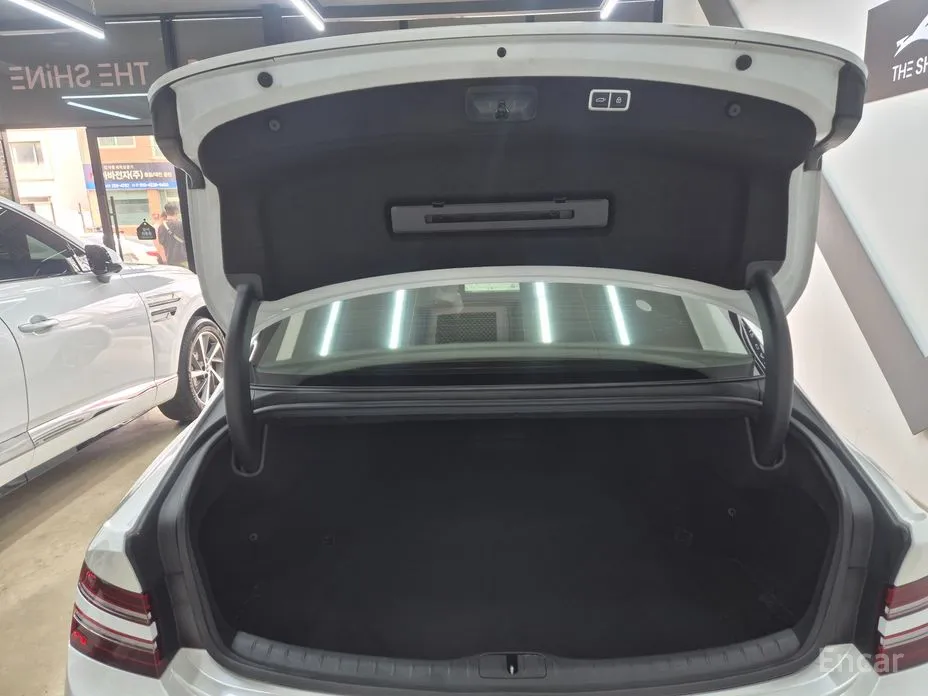 Фото 20 - Genesis G80