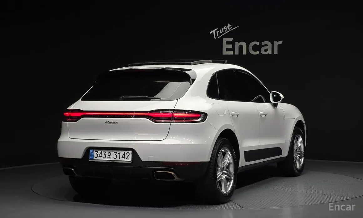 Фото 2 - Porsche Macan