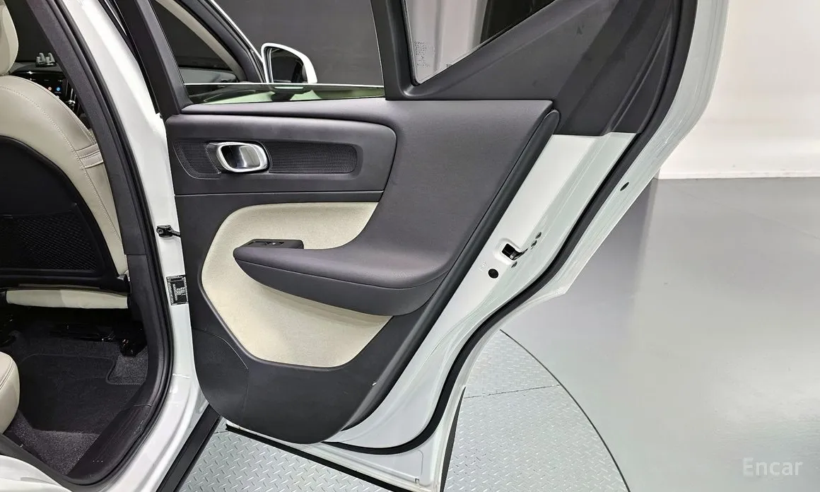Volvo XC40 2018 B4 Ultra Bright