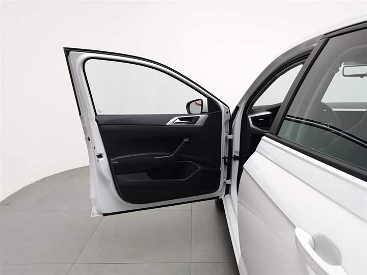 Photo 8 - Volkswagen Polo
