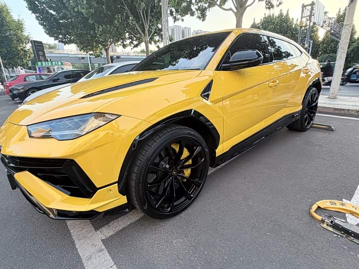 2023 Lamborghini Urus