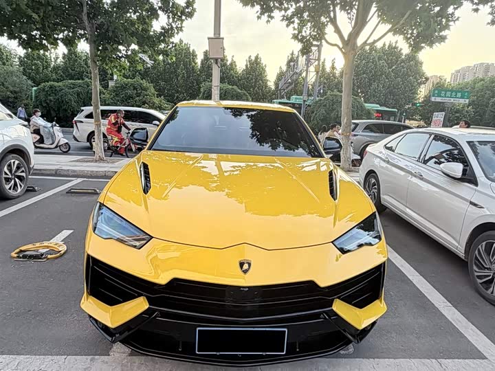 2023 Lamborghini Urus