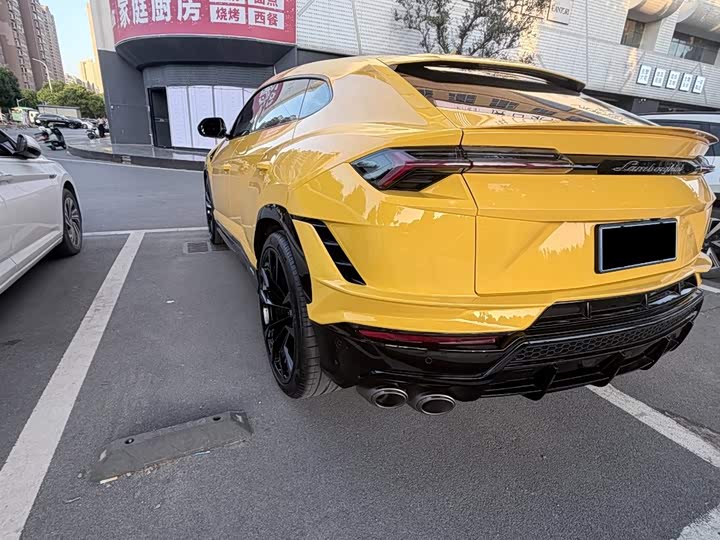 2023 Lamborghini Urus