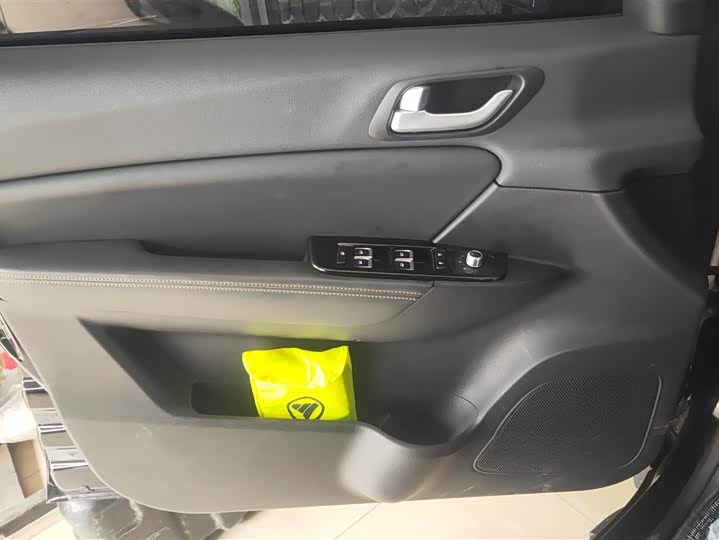 Foton Tunland F9 2023 2023款 2.0T柴油手动四驱奋斗精英型长厢4F20TC