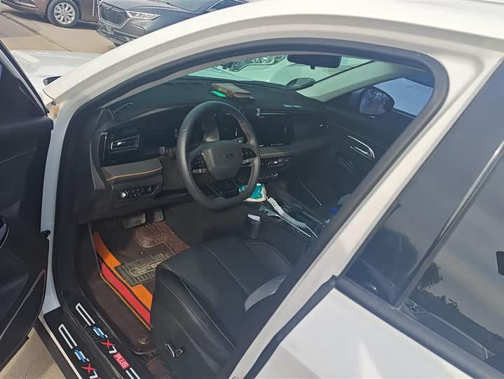 Changan Oshan X7 Plus 2023 2023款 畅享版 1.5T自动领航型 7座
