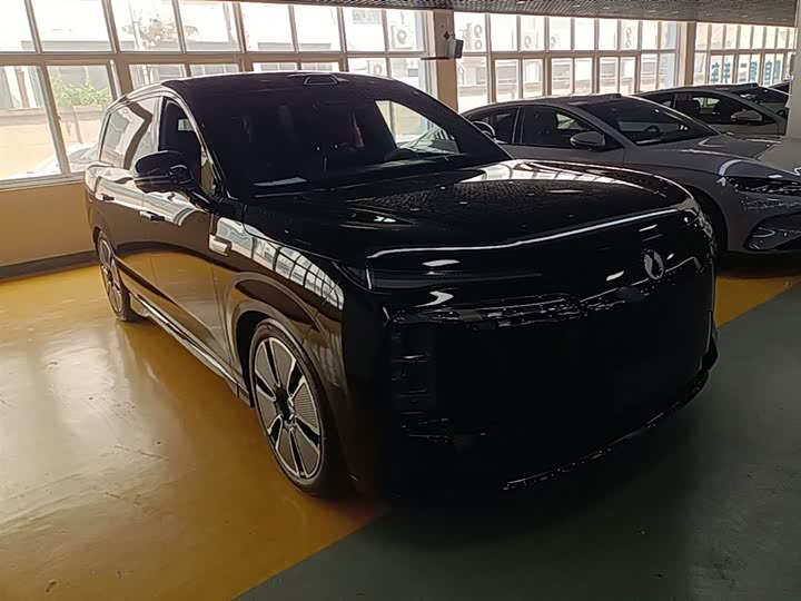 2025 Denza N8L