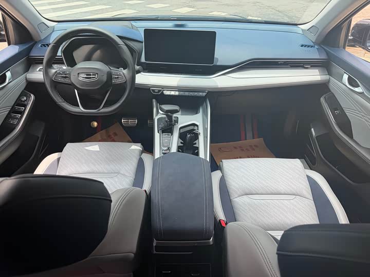 Фото 9 - Geely Preface