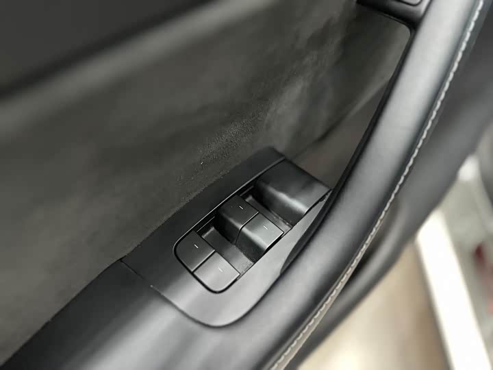 Tesla Model Y 2022 2022款 改款 后轮驱动版