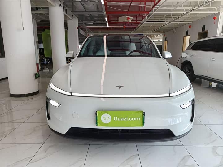 Фото 3 - Tesla Model Y