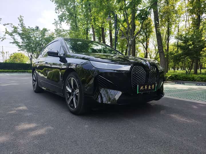 2023 BMW iX