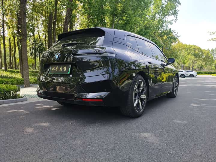 2023 BMW iX