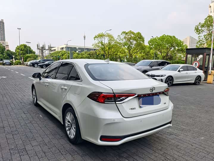 Фото 7 - Toyota Allion