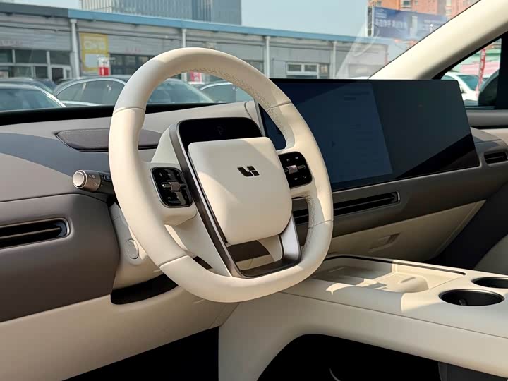 LiXiang i8 2025 2025款 标准版