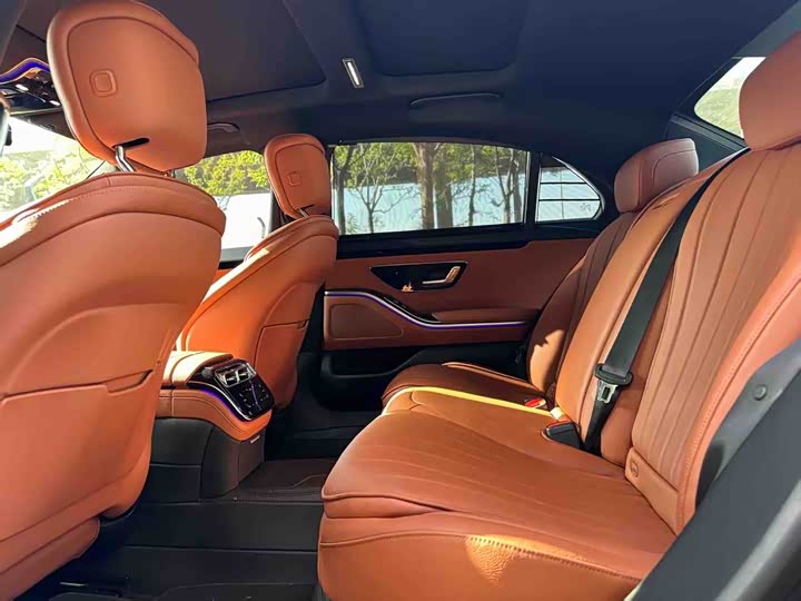 Фото 5 - Mercedes-Benz S-Class