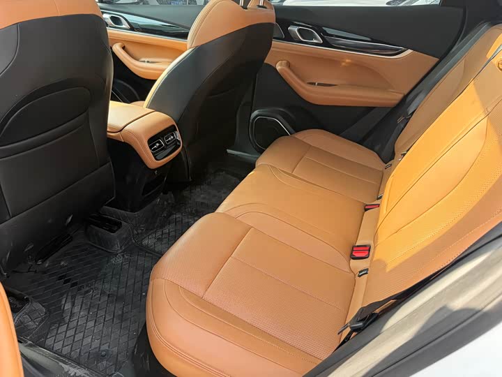 2025 Geely Atlas L
