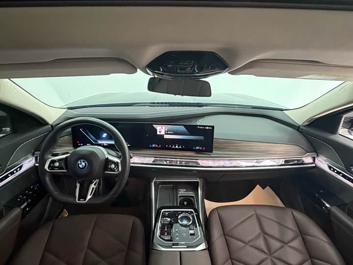 BMW i7 2023 2023款 eDrive50L 领先M运动套装