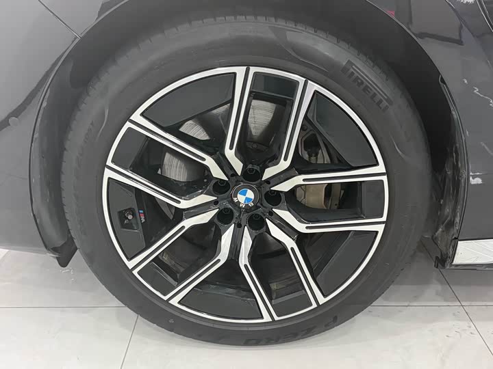 BMW i7 2023 2023款 eDrive50L 领先M运动套装