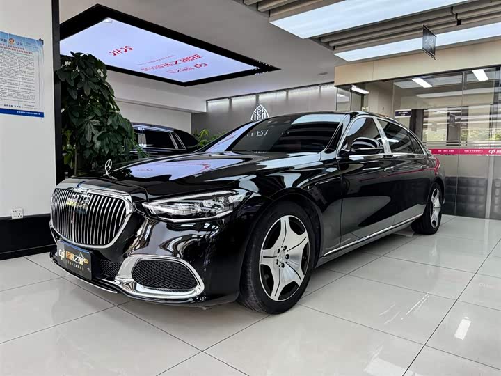 صورة 1 - Mercedes-Benz Maybach S-Class