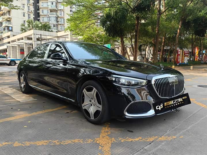 صورة 6 - Mercedes-Benz Maybach S-Class