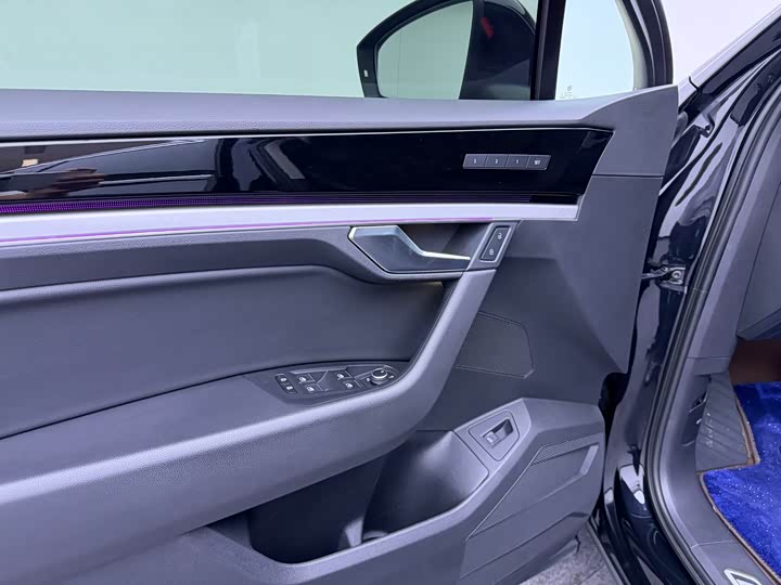Volkswagen Touareg 2023 2023款 3.0TSI 锐享版 曜黑运动套装