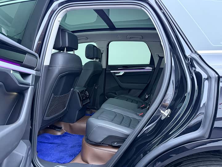 Volkswagen Touareg 2023 2023款 3.0TSI 锐享版 曜黑运动套装