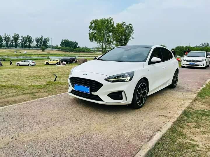 Ford Focus 2021 2021款 两厢 EcoBoost 180 自动ST Line