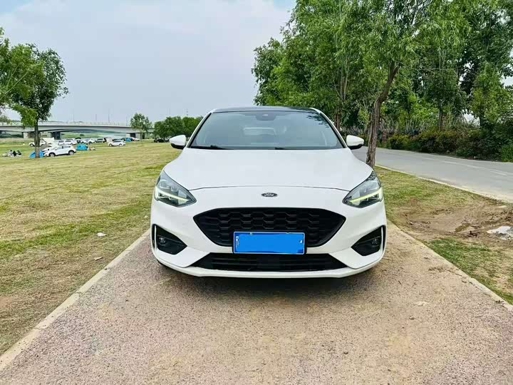 Ford Focus 2021 2021款 两厢 EcoBoost 180 自动ST Line