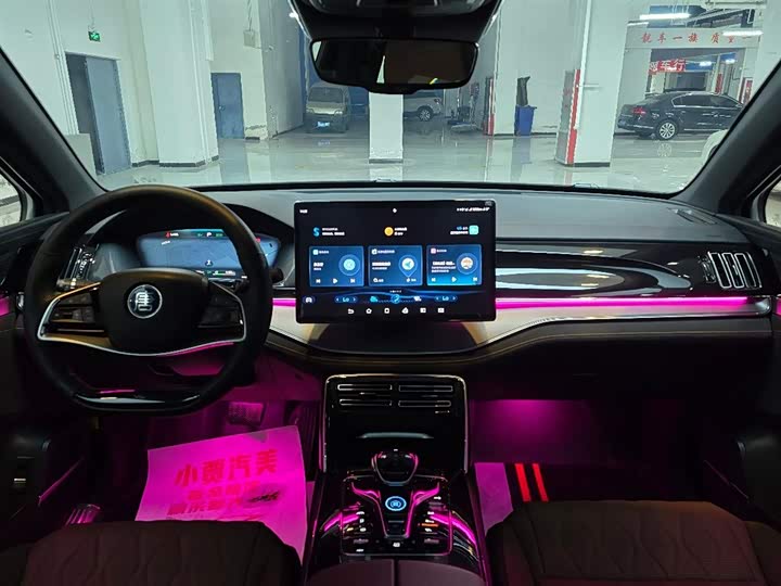 Photo 5 - BYD Tang Hybrid/EV