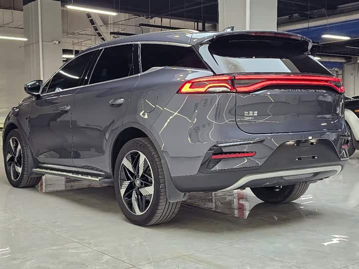 Photo 7 - BYD Tang Hybrid/EV