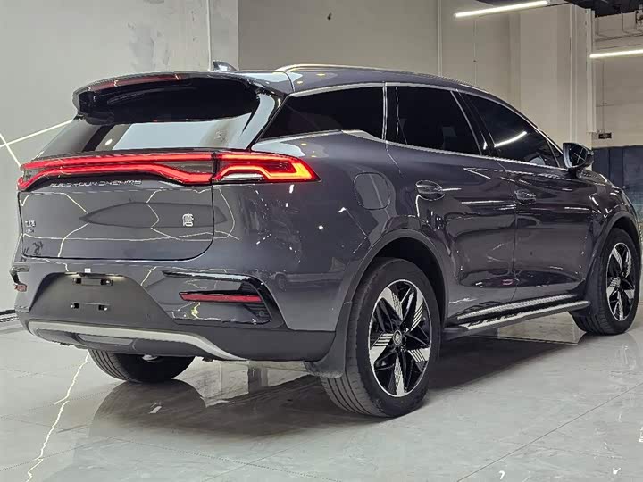 Photo 9 - BYD Tang Hybrid/EV