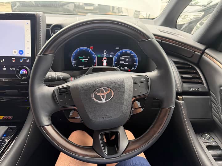 Toyota Alphard 2025 2025款 双擎 2.5L 尊贵黄金版