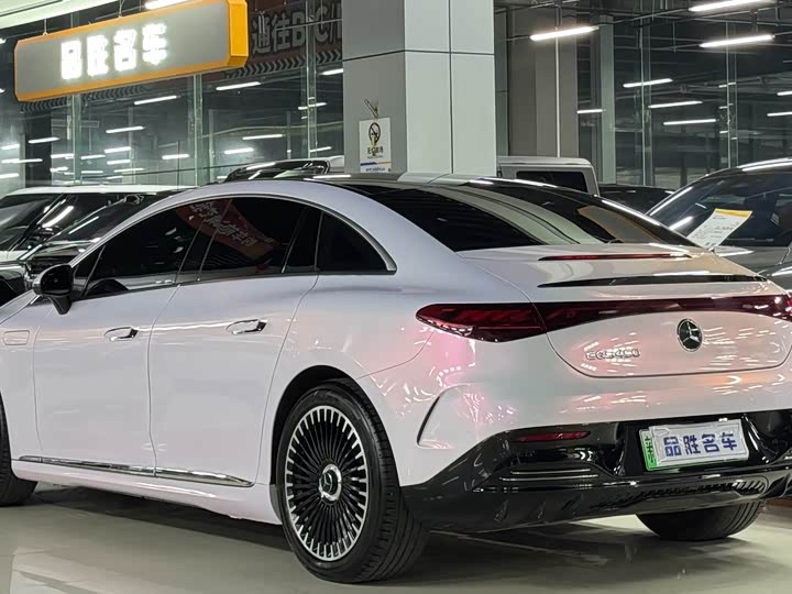 صورة 4 - Mercedes-Benz EQE