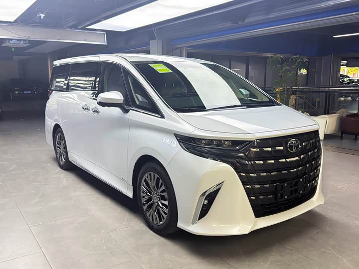 2025 Toyota Alphard