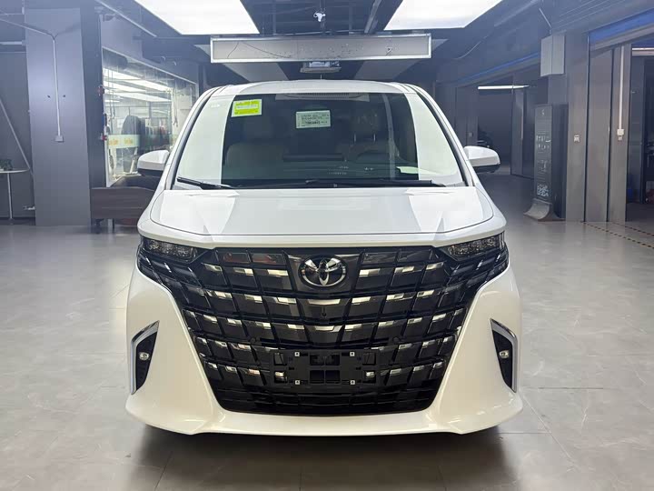 2025 Toyota Alphard