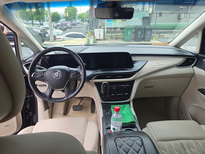 Фото 9 - Buick GL8 ES