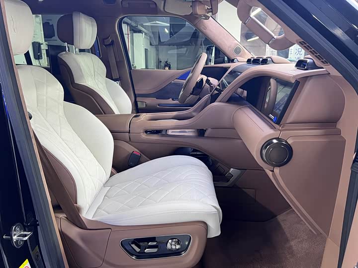 BYD Yangwang U8 2023 2023款 豪华版