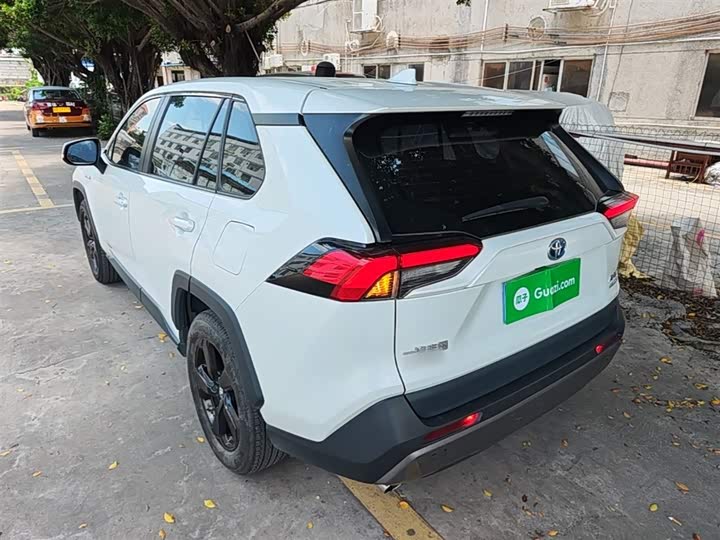 صورة 5 - Toyota RAV4